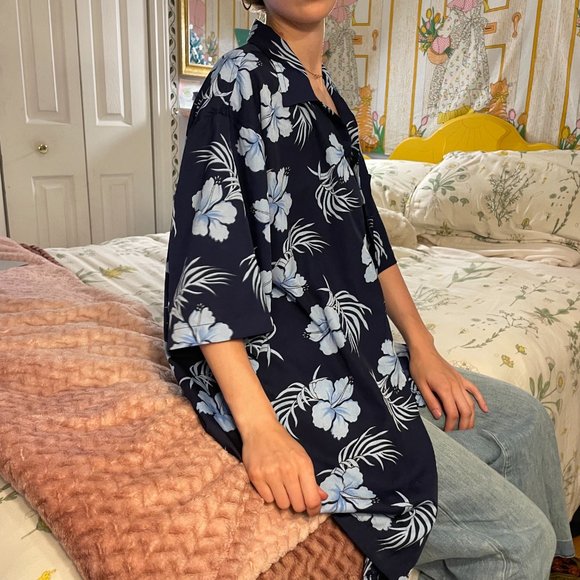 Mens XL navy blue hawaiian button up shirt! - Picture 4 of 11